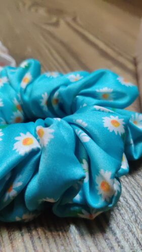 Daisy Satin Scrunchy photo review